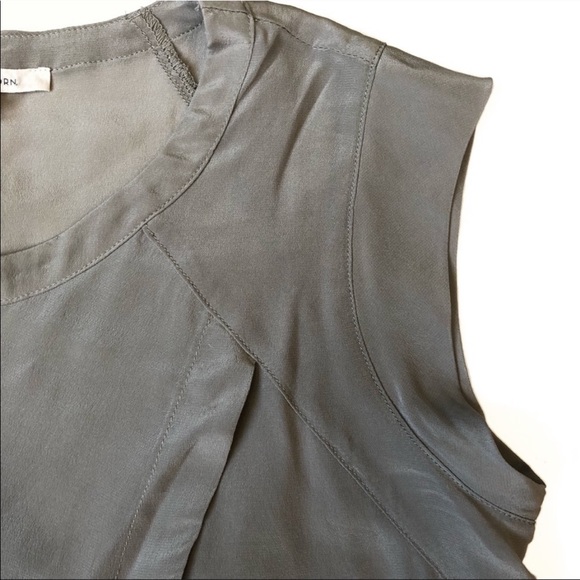 41 Hawthorne Gray Silk Short Sleeve blouse… - Picture 2 of 5
